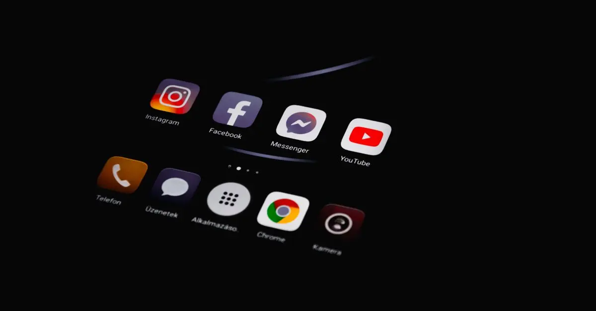 Les Réseaux Sociaux et le Partage de Voyages