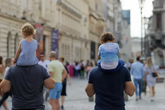 Les Meilleures Astuces pour Voyager Loin avec des Enfants