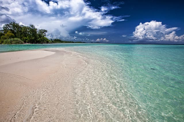 5 Destinations Lointaines à Explorer pour Échapper à la Foule